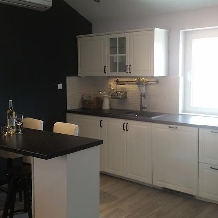 Apartment Diminic Melin Cres Buitenkant foto