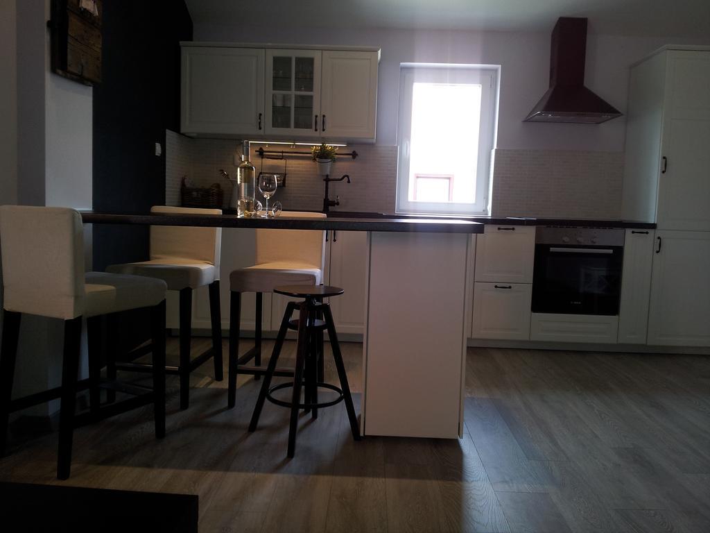 Apartment Diminic Melin Cres Buitenkant foto